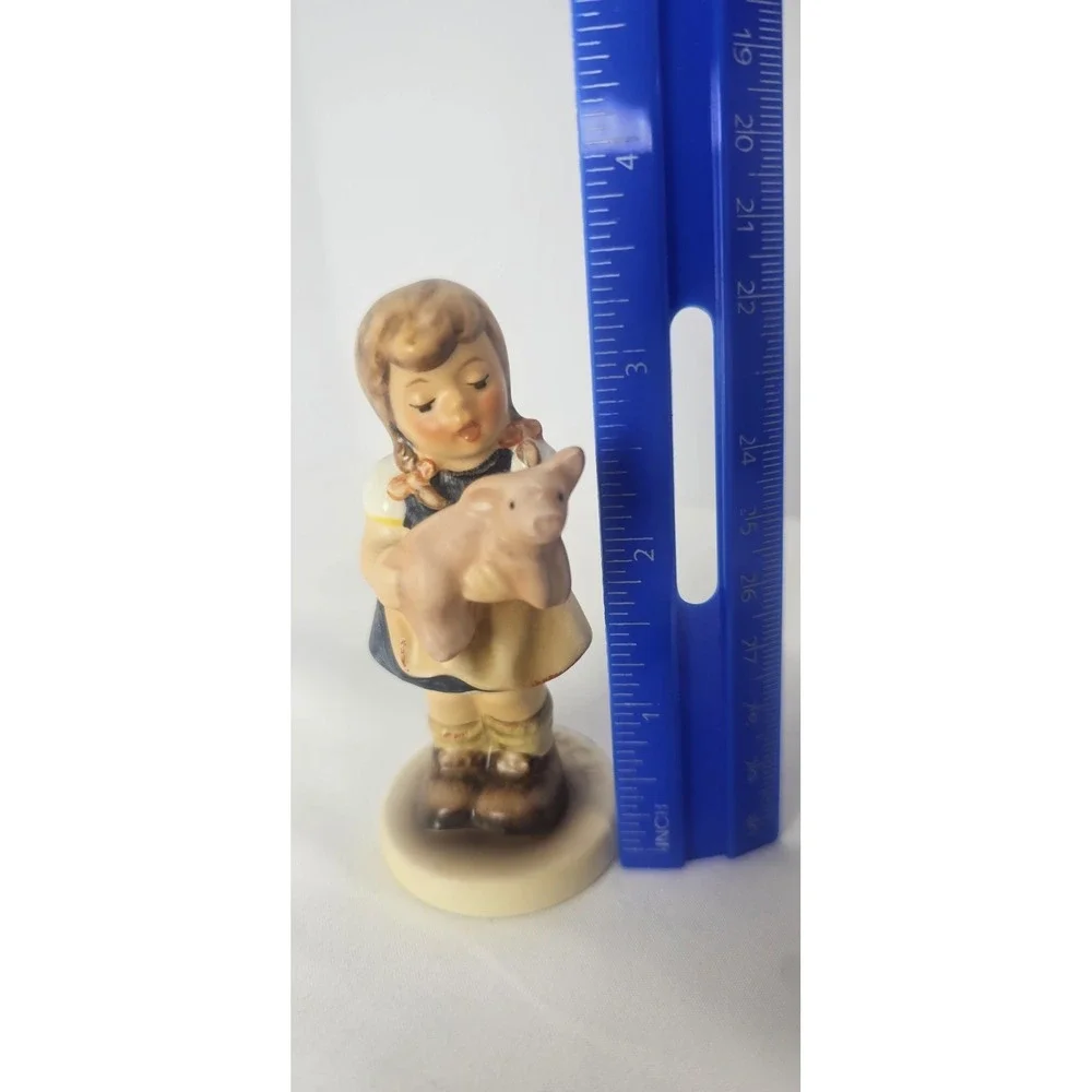 Goebel Hummel Pigtails Mein Glücksschweinchen TMK 7 Club Figurine #2052